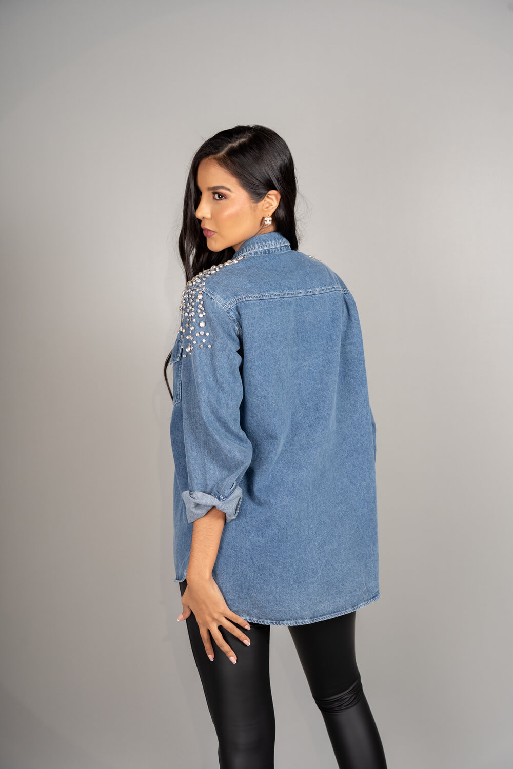 Chaqueta con detalles de brillos