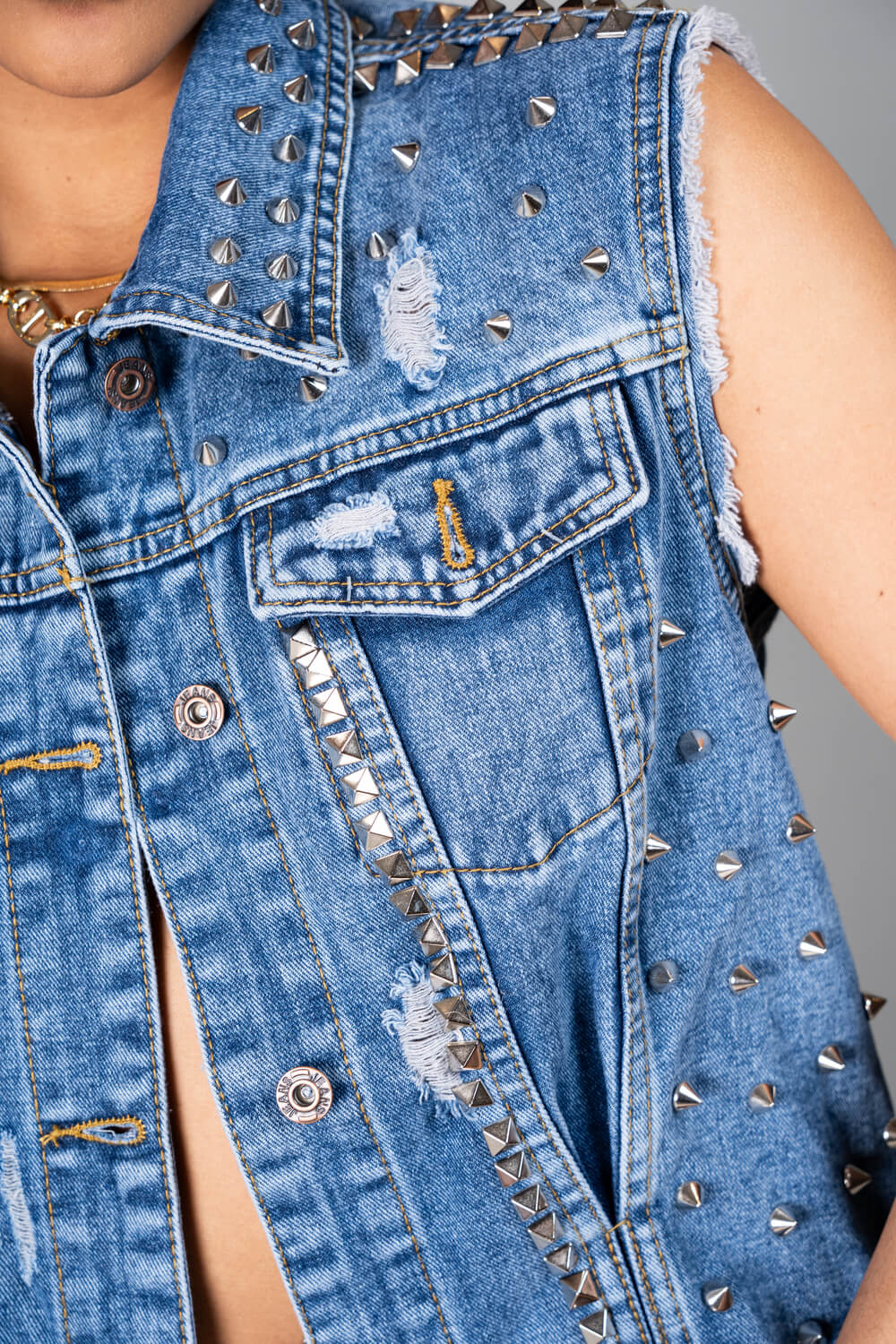 Chaleco taches en denim